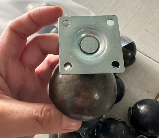 BÁNH XE ĐỊA CÂU ĐẾ VUÔNG PT