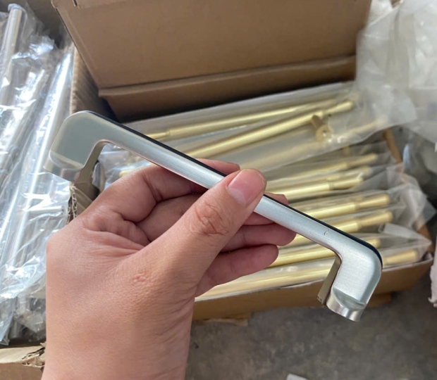 TAY NẮM ĐŨA NGŨ KIM PHÁT TRIỂN