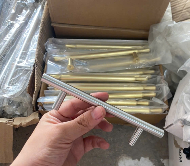 TAY NẮM ĐŨA NGŨ KIM PHÁT TRIỂN