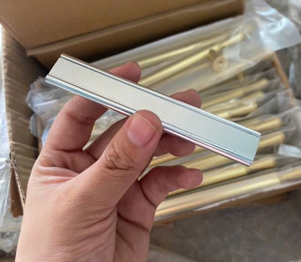 TAY NẮM ĐŨA NGŨ KIM PHÁT TRIỂN