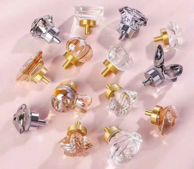 TAY NẮM TRONG SUỐT NGŨ KIM PHÁT TRIỂN