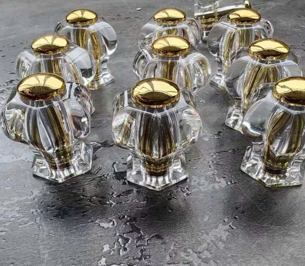 TAY NẮM TRONG SUỐT NGŨ KIM PHÁT TRIỂN