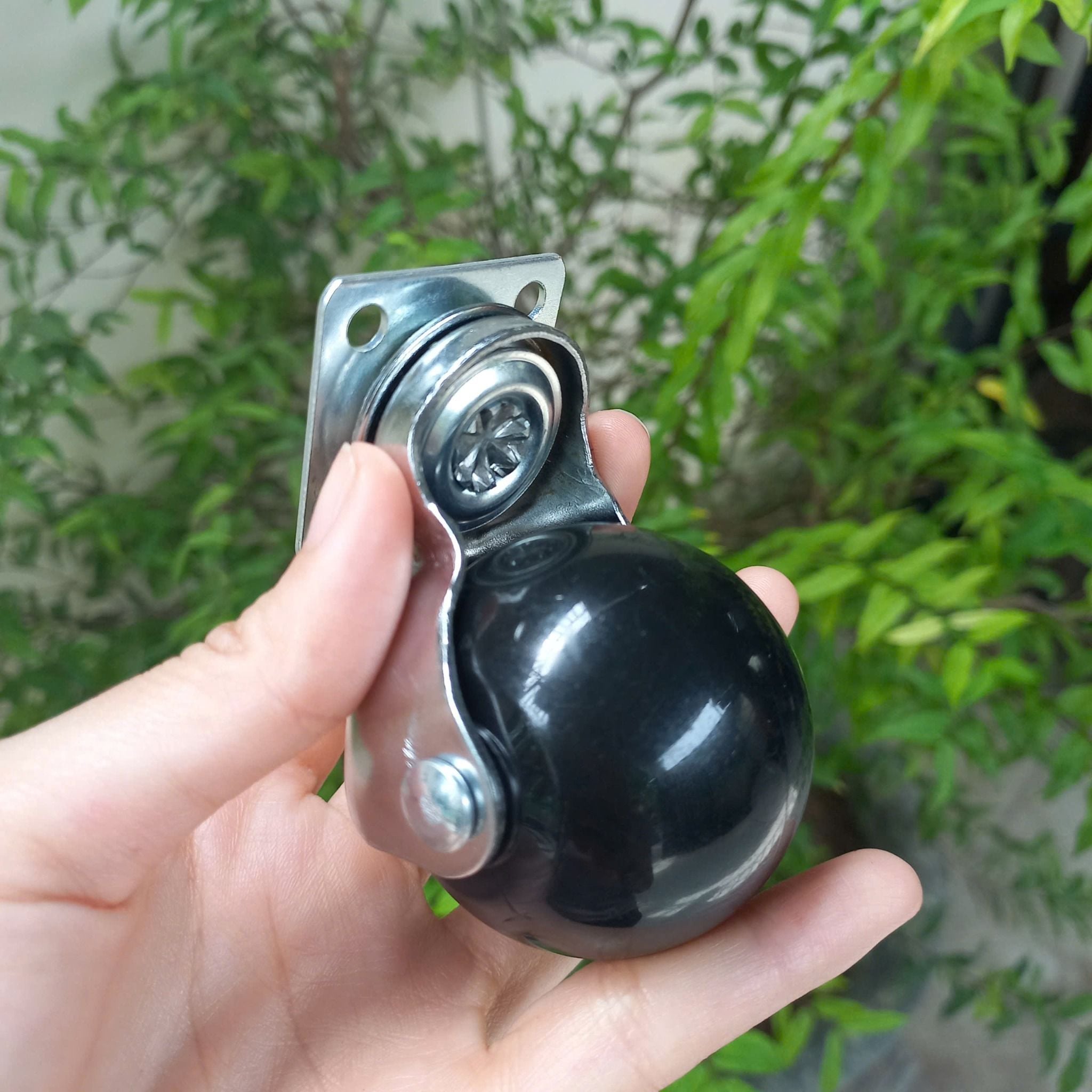 mua bánh xe địa cầu đế vuông Bình Dương